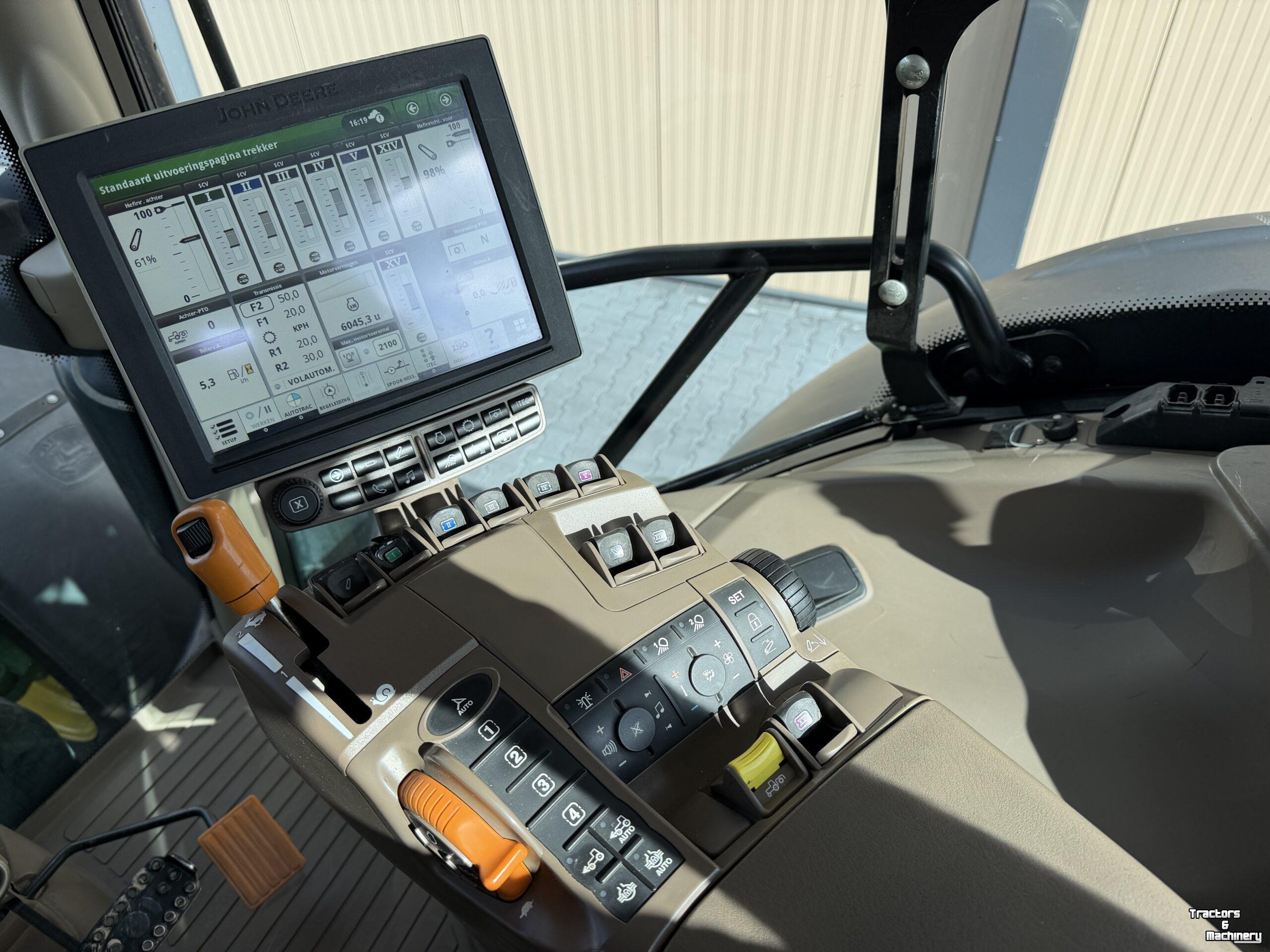 Tracteur John Deere 6215R