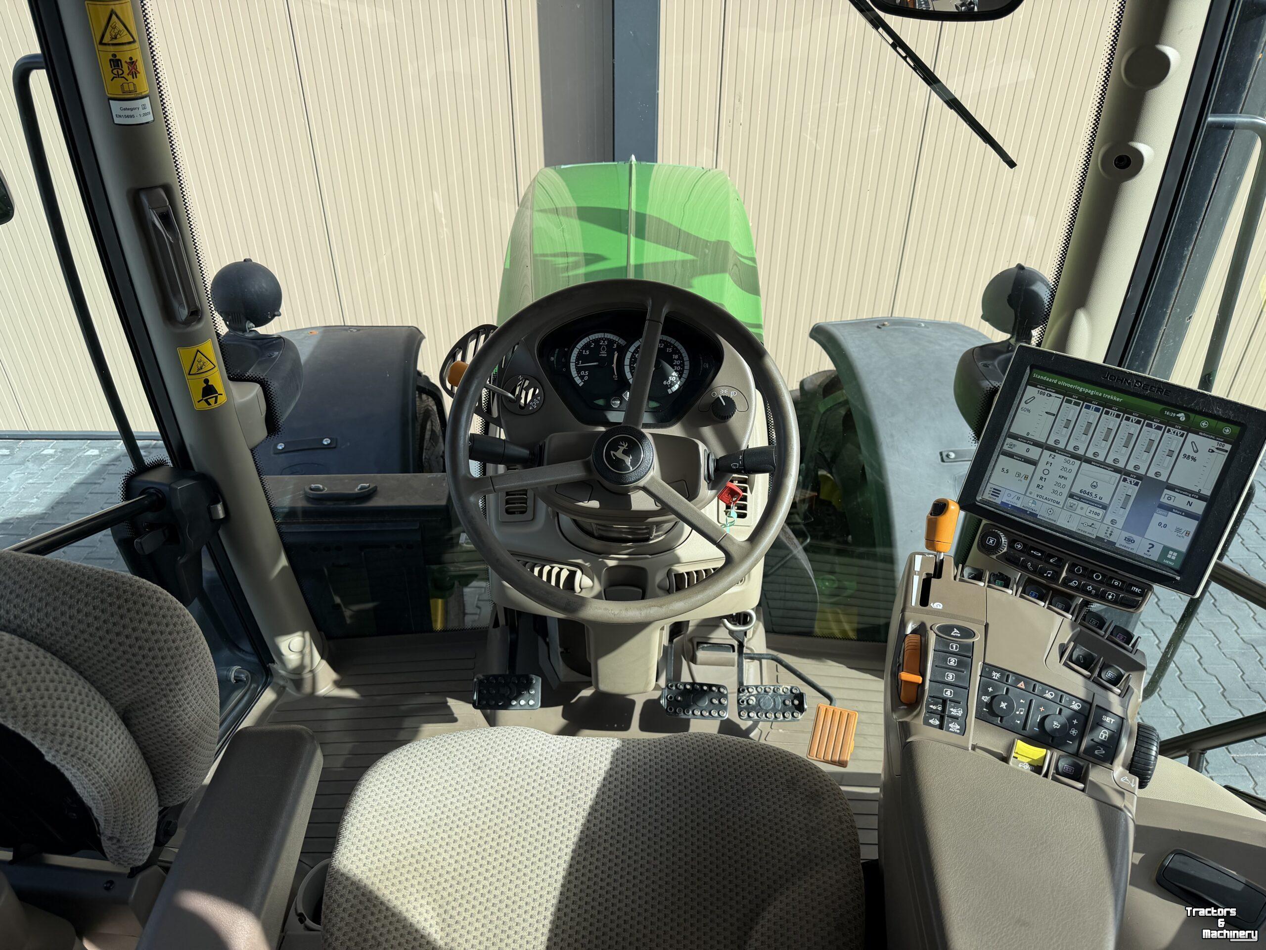 Tracteur John Deere 6215R