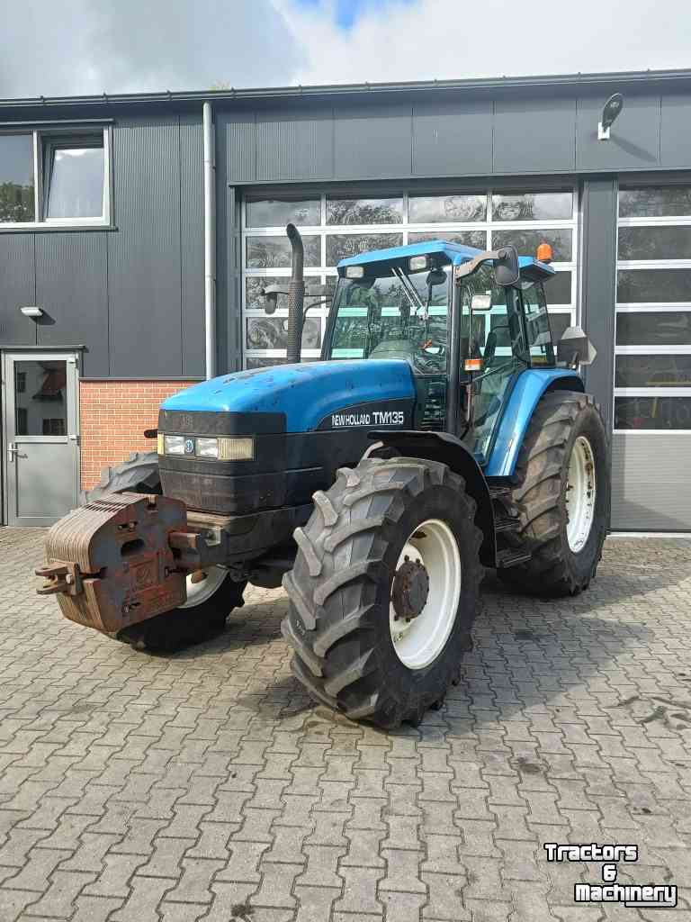 Tracteurs New Holland TM 135