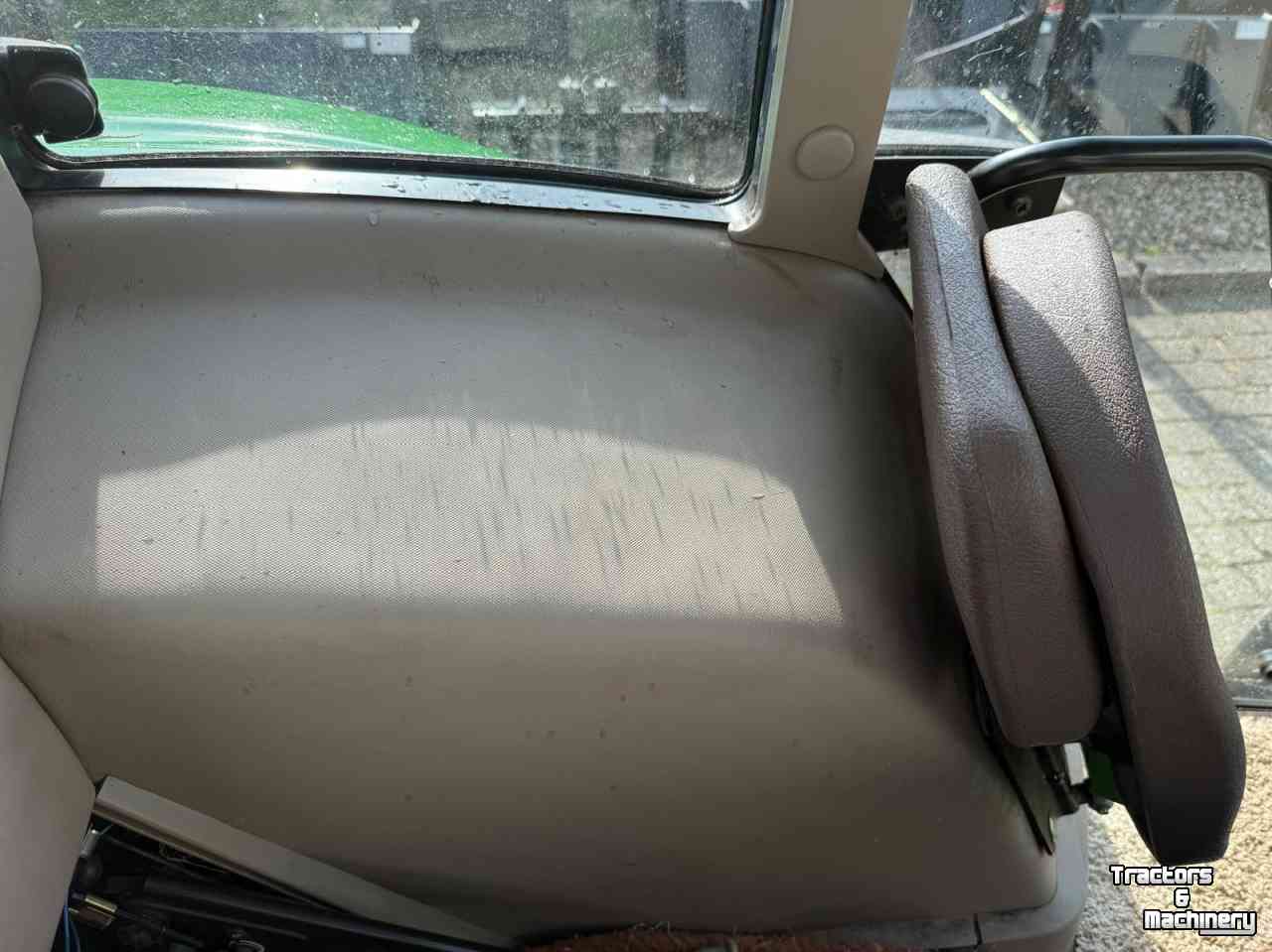 Tracteur John Deere 6120 SE