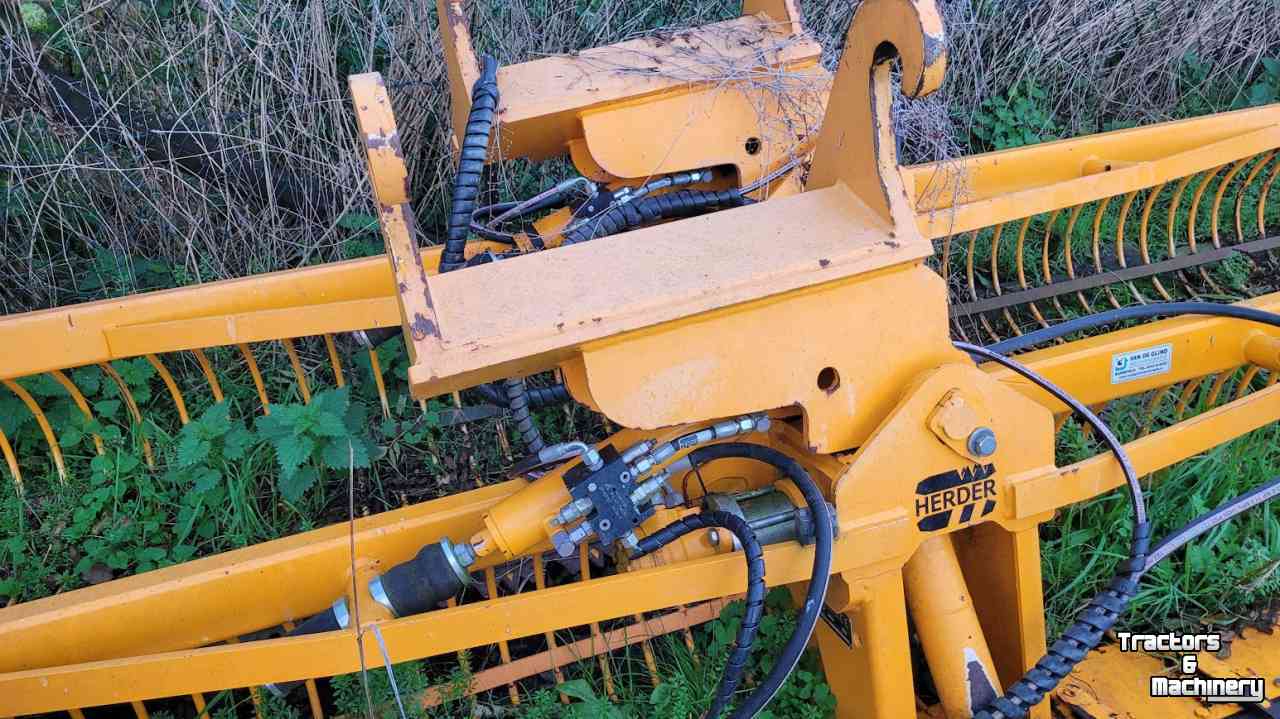 Benne de fauche Herder MRZT 430