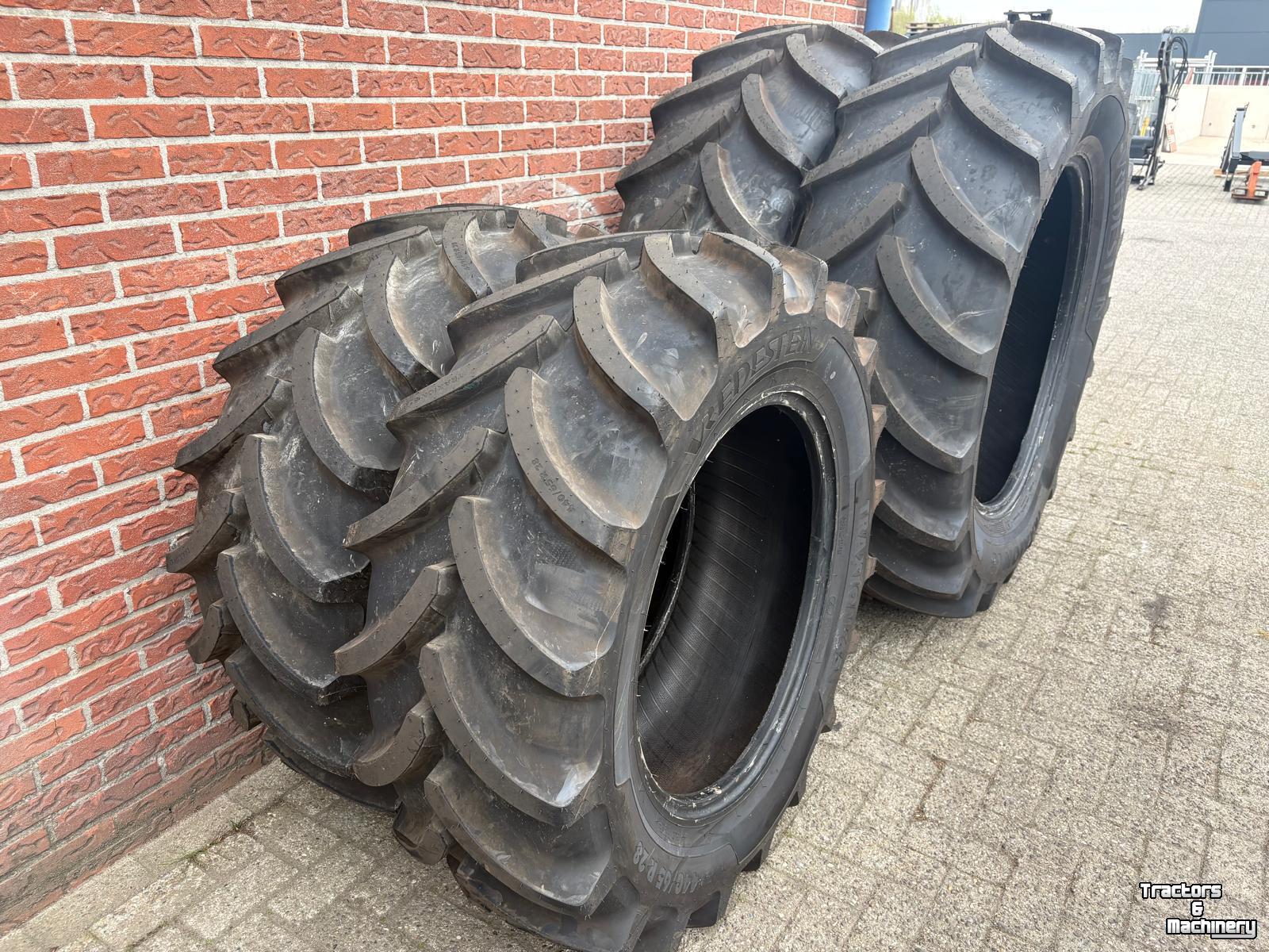 Roues, Pneus, Jantes, Barillets Jumelage Vredestein 540/65R38 EN 440/65R28