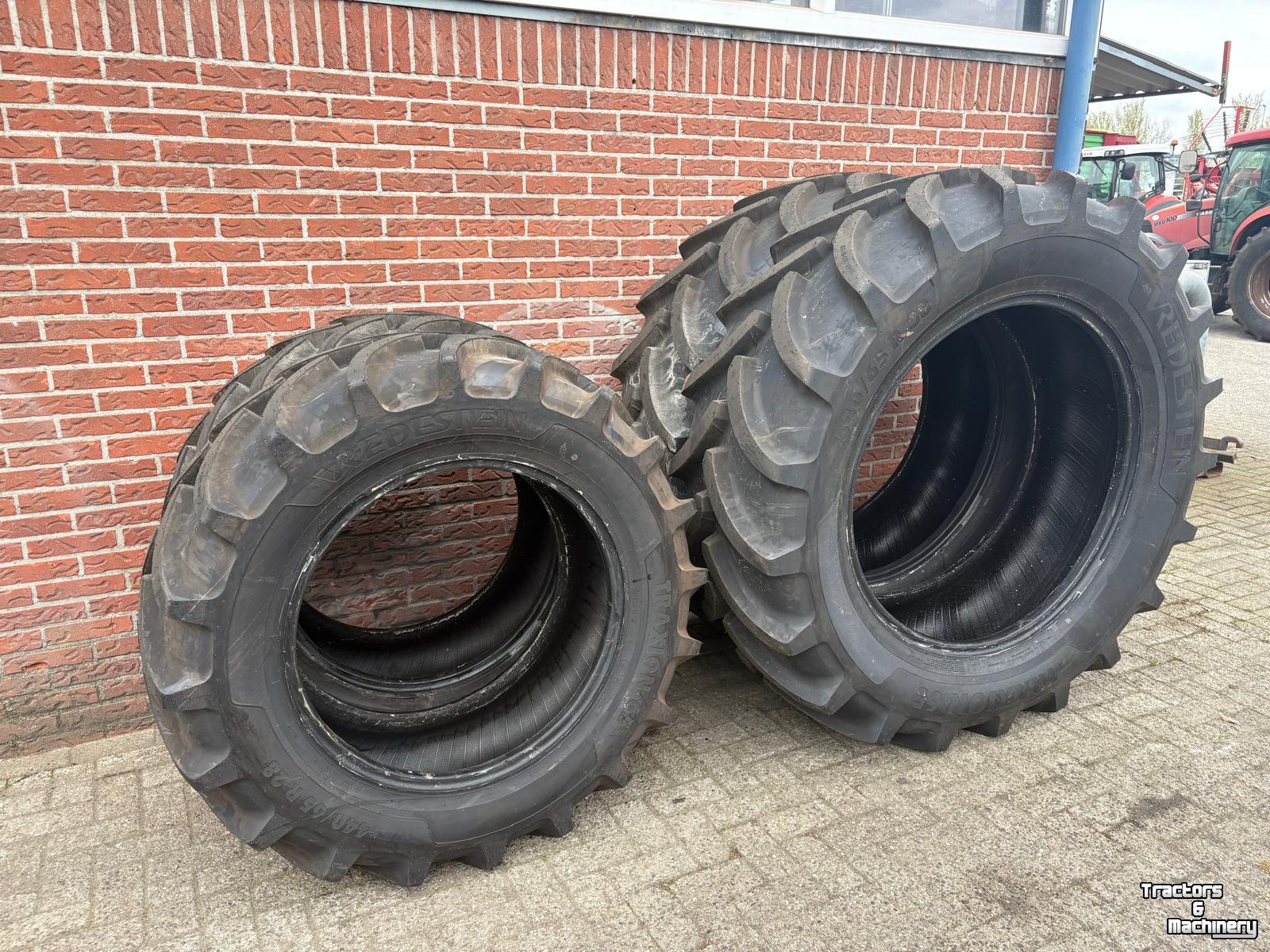 Roues, Pneus, Jantes, Barillets Jumelage Vredestein 540/65R38 EN 440/65R28