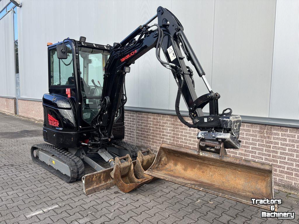Mini pelleteuse Takeuchi TB325R + Compact Tilt tiltrotator