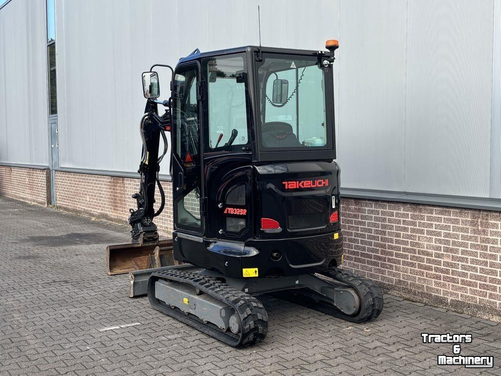 Mini pelleteuse Takeuchi TB325R + Compact Tilt tiltrotator