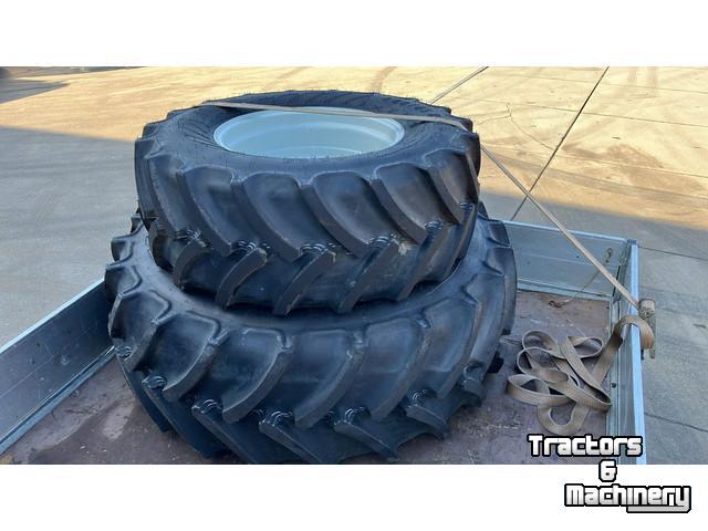 Roues, Pneus, Jantes, Barillets Jumelage Mitas Mitas 440/65R24 & 540/65R34 Banden
