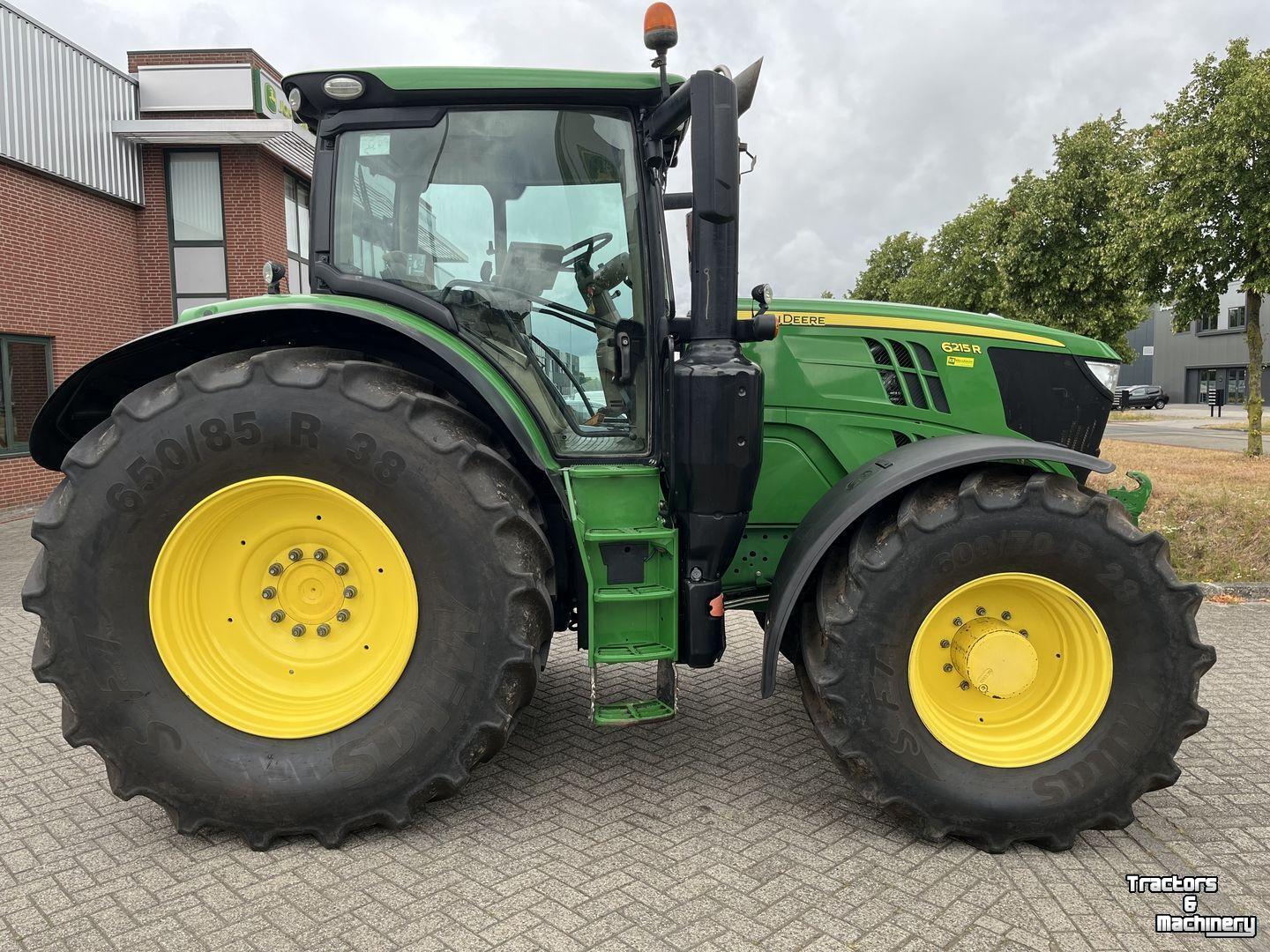 Tracteur John Deere 6215R