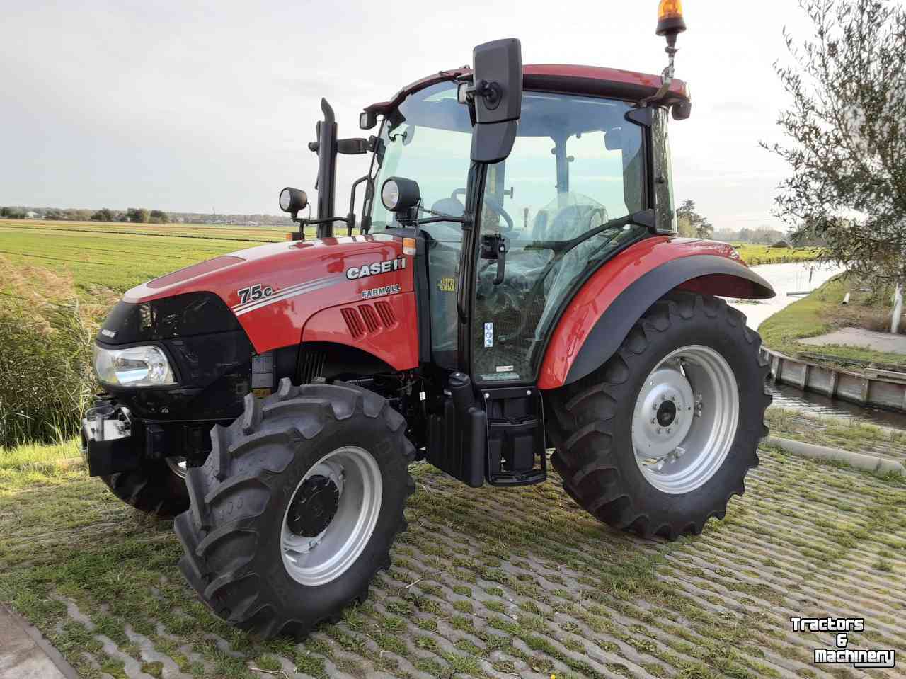 Tracteurs Case-IH Farmall Kompakt Vestrum Maxxum