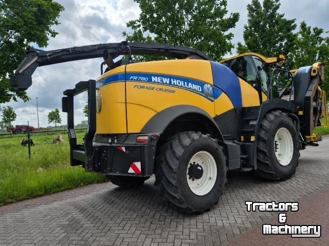 Ensileuse automotrice New Holland FR780