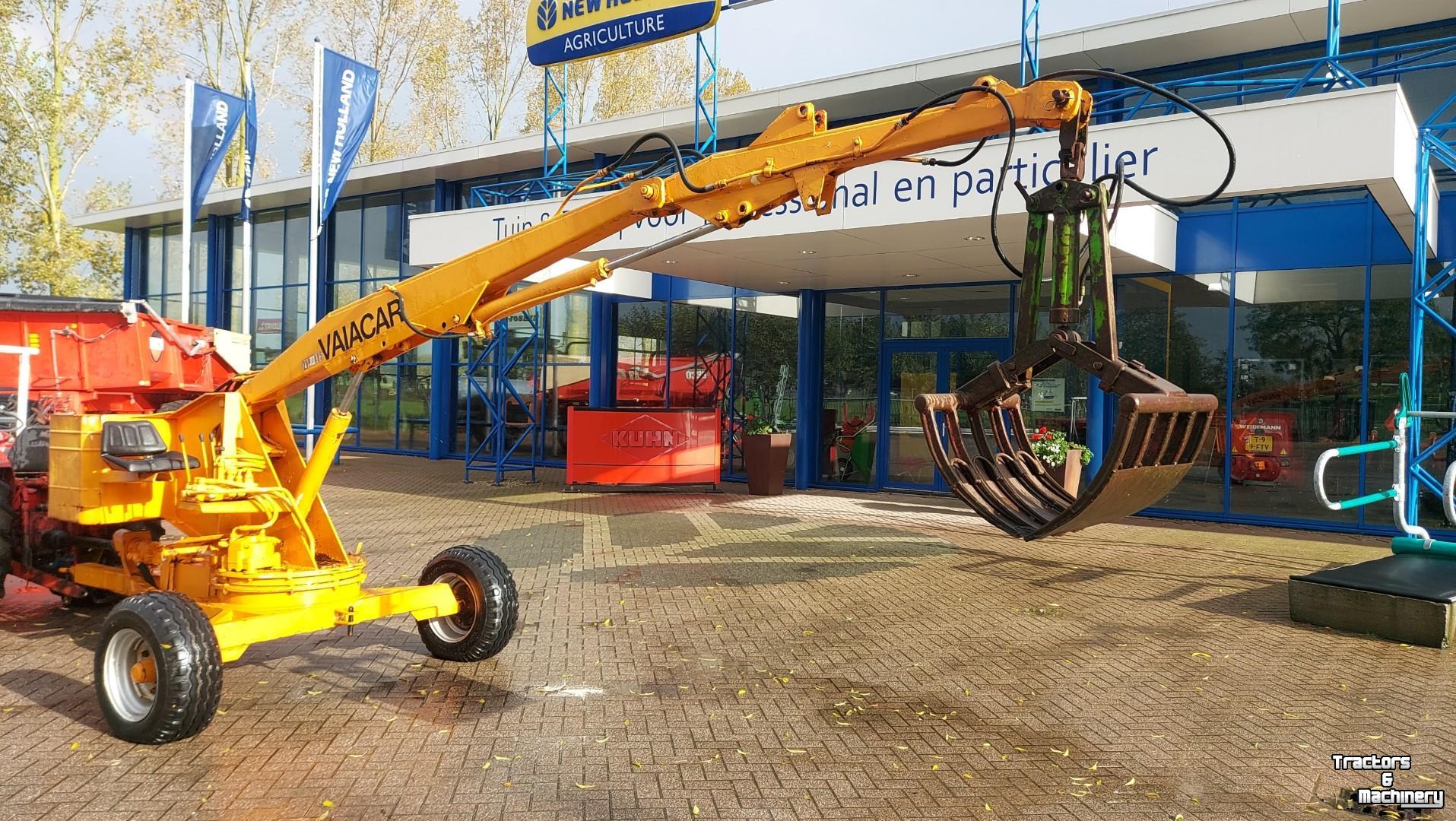 Pelles sur pneus Caesar  GETROKKEN KRAAN