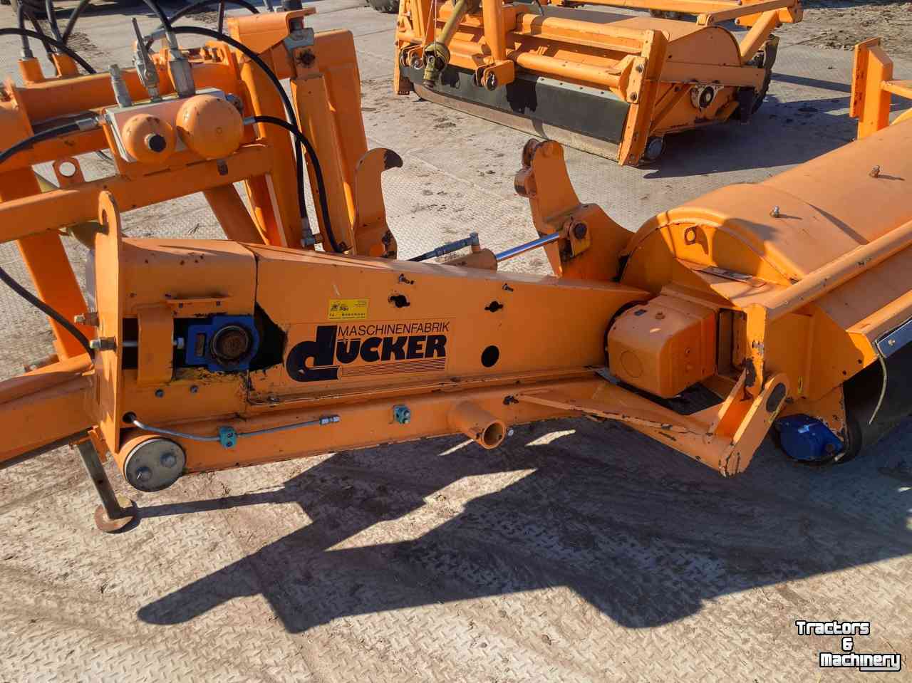 Rotobroyeur Ducker Um 23 FVG5 en USM 18 VR4X