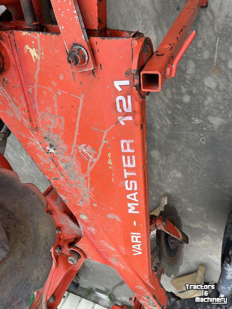 Charrues Kuhn VARI MASTER 121