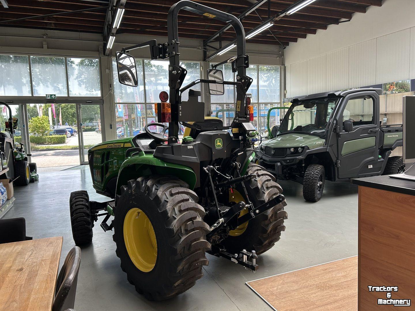 Tracteur pour vignes et vergers John Deere 3038E