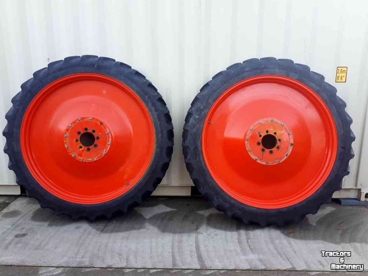 Roues, Pneus, Jantes, Barillets Jumelage Good Year 270/85R50 en 320/85R32