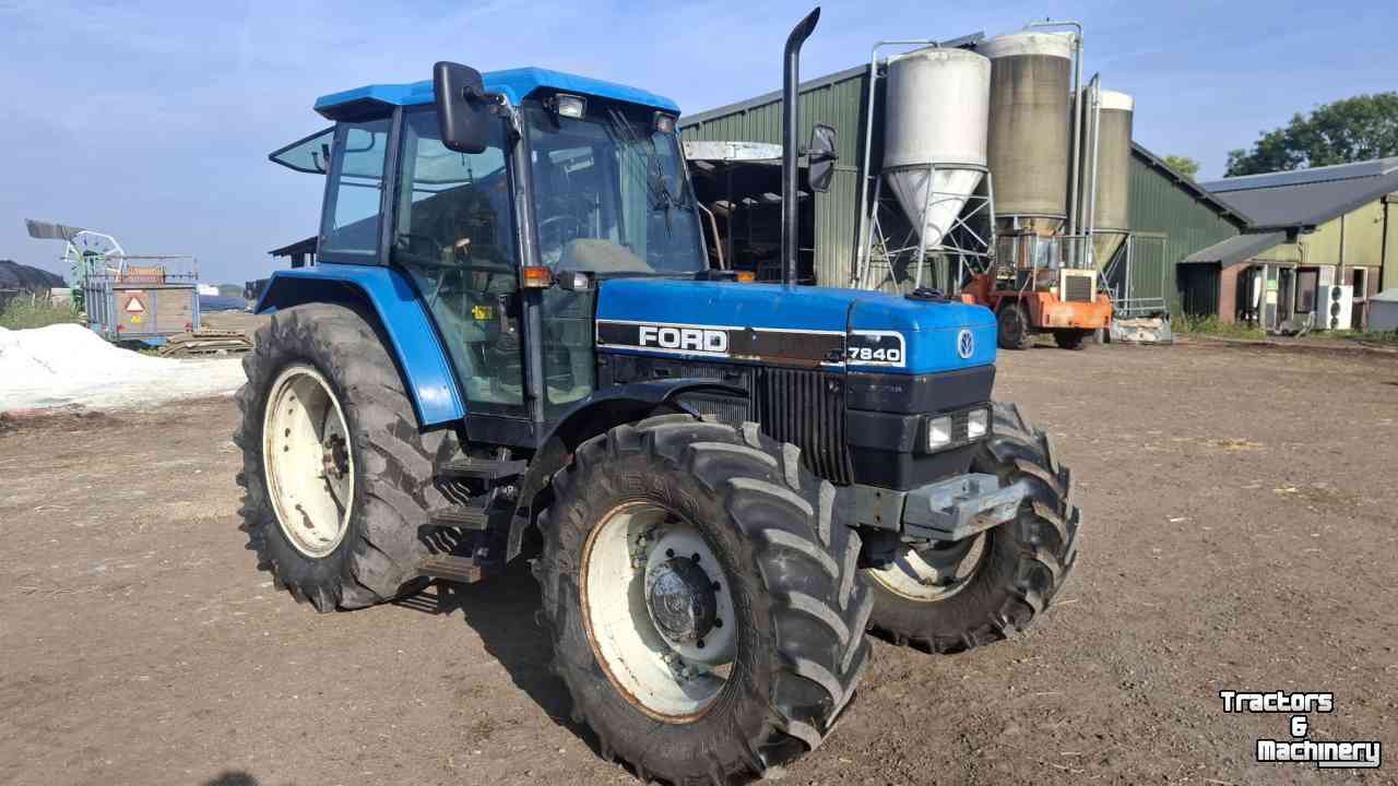 Tracteur Ford 7840