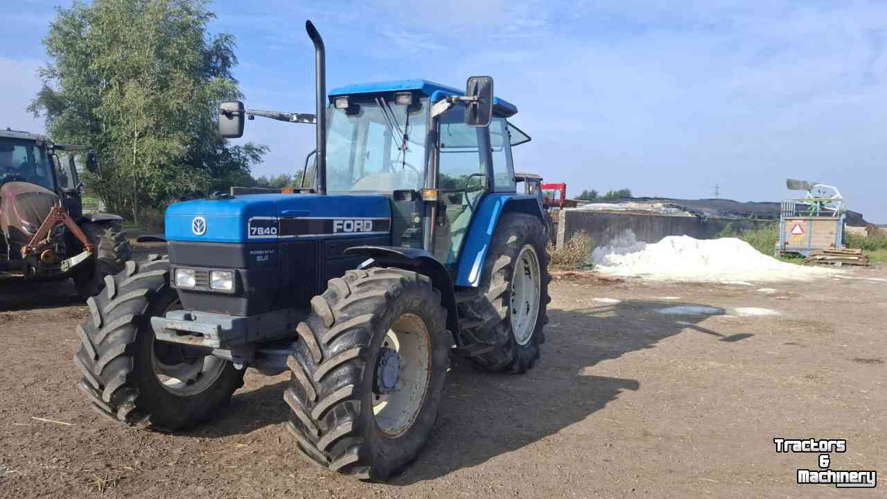 Tracteur Ford 7840