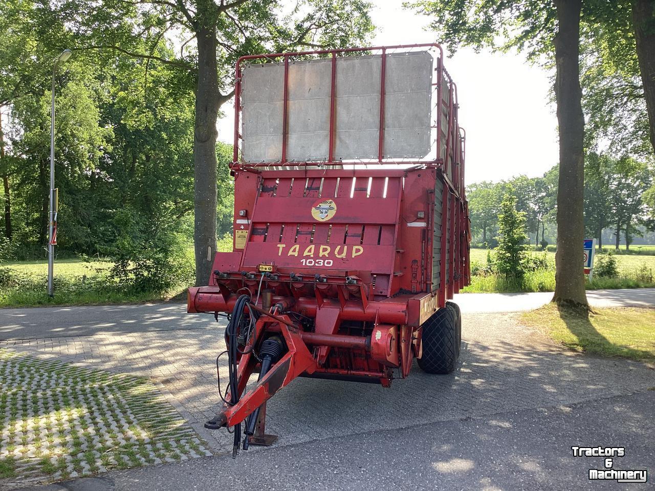 Autochargeuse Taarup 1030
