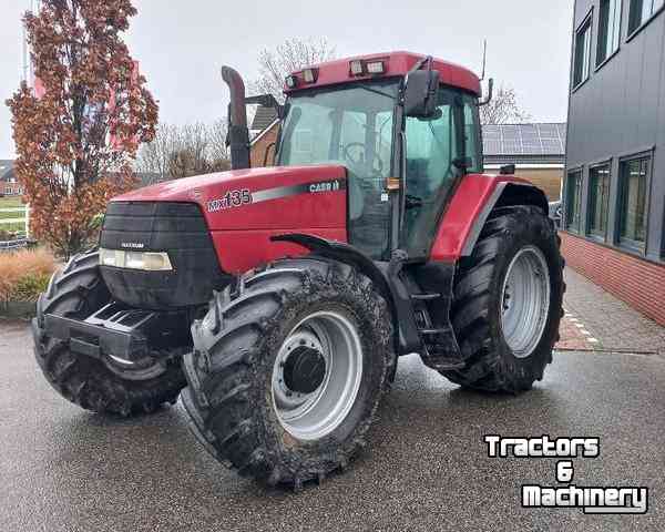 Tracteurs Case-IH MX 135 Tractor