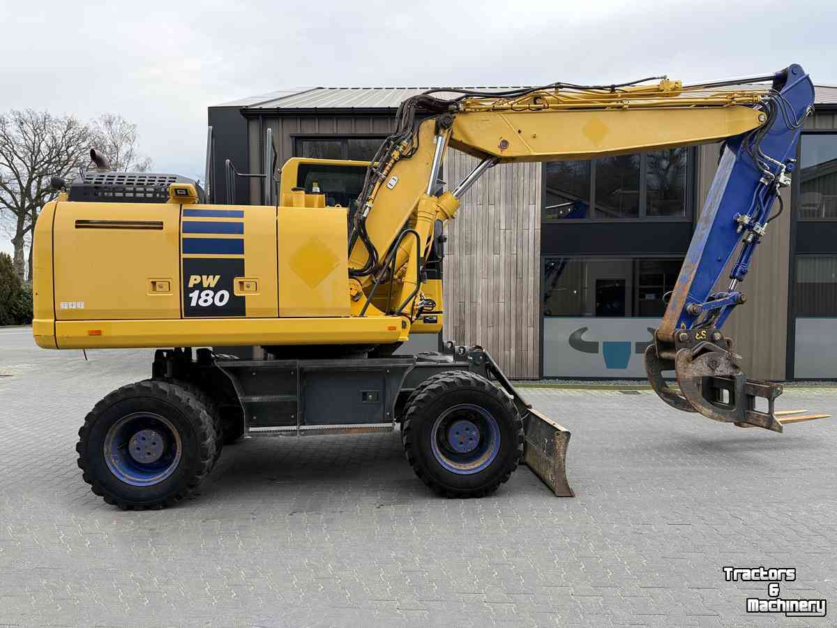 Chargeuse sur pneus telescopique Komatsu PW180-10