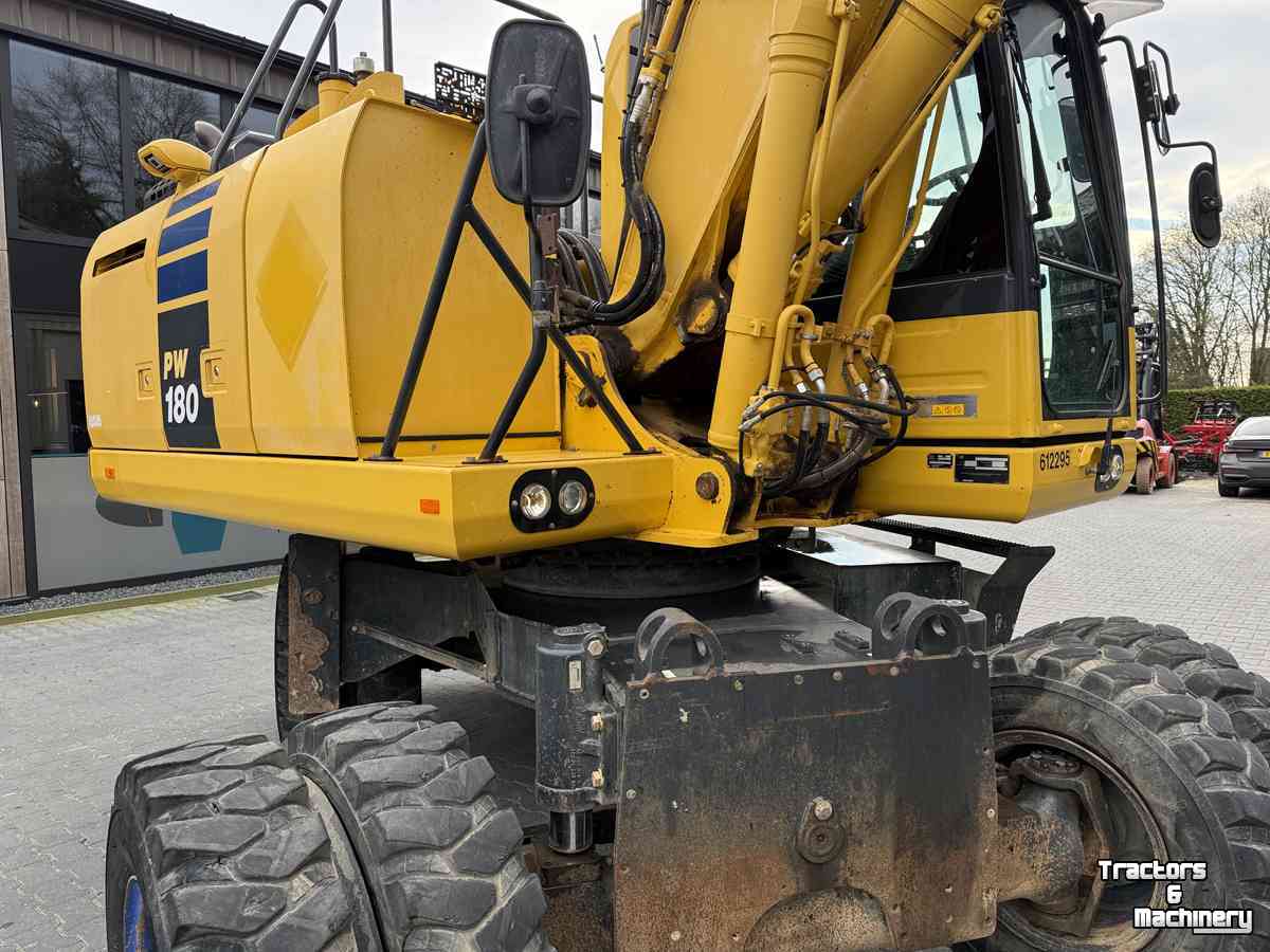 Chargeuse sur pneus telescopique Komatsu PW180-10