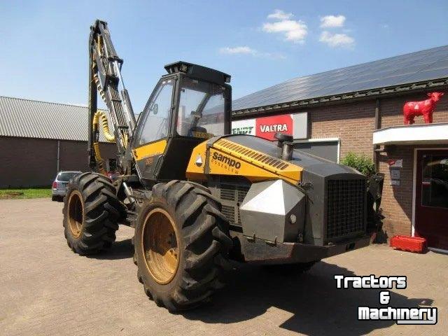Véhicule automotrice arracheuse forestière Sampo 1066