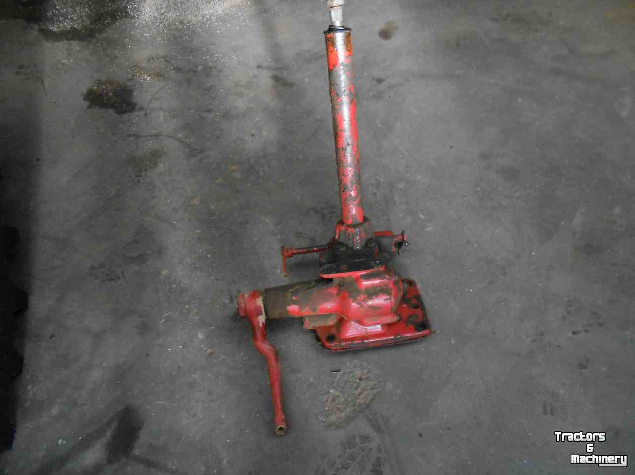 Pièces d‘occasion pour tracteurs International 383 453 en 33 serie smalspoor