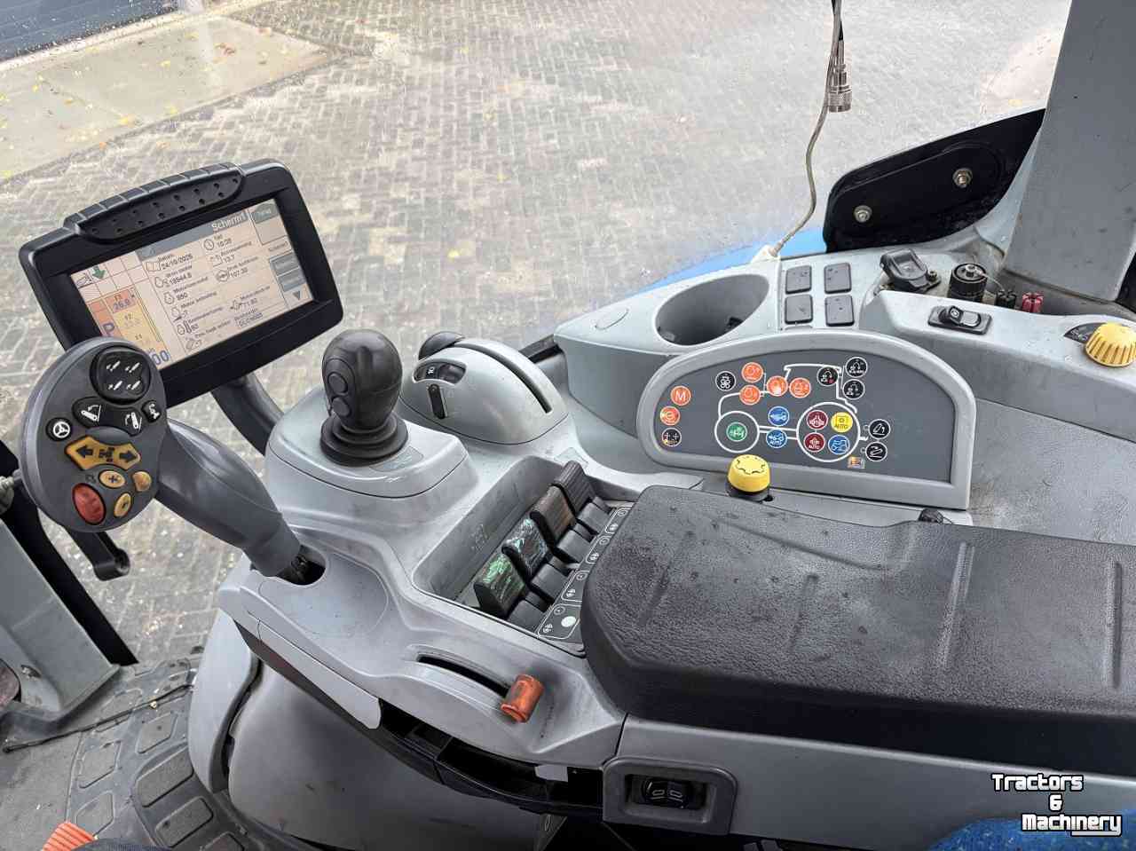 Tracteur New Holland T7060 autocommand