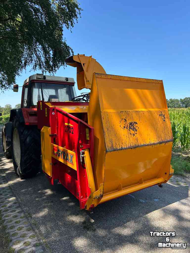 Distributeur de paille pour des logettes Gyrax gyrax stroblazer stroverdeler