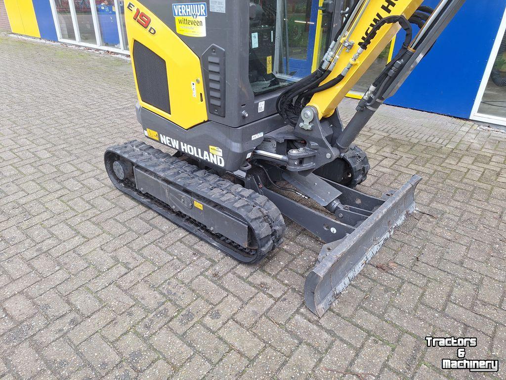 Mini pelleteuse New Holland E19D