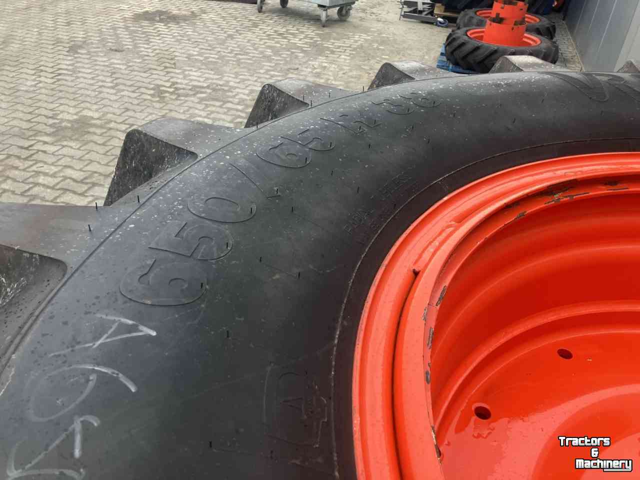 Roues, Pneus, Jantes, Barillets Jumelage  650/65R38 vredestein op velg