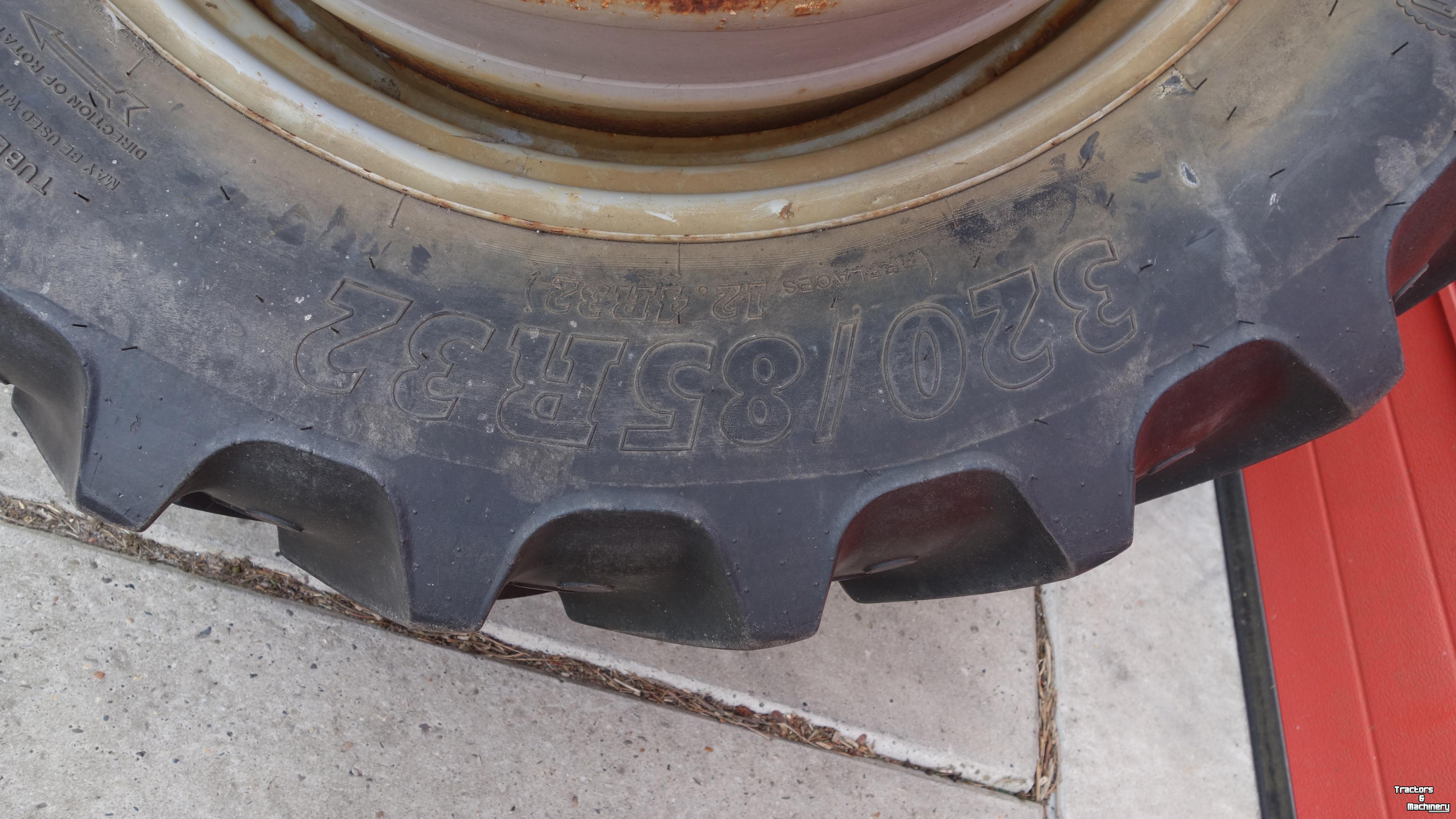 Roues, Pneus, Jantes, Barillets Jumelage BKT Onbekend 320/85R32-28 GS DUBBELLUCHT