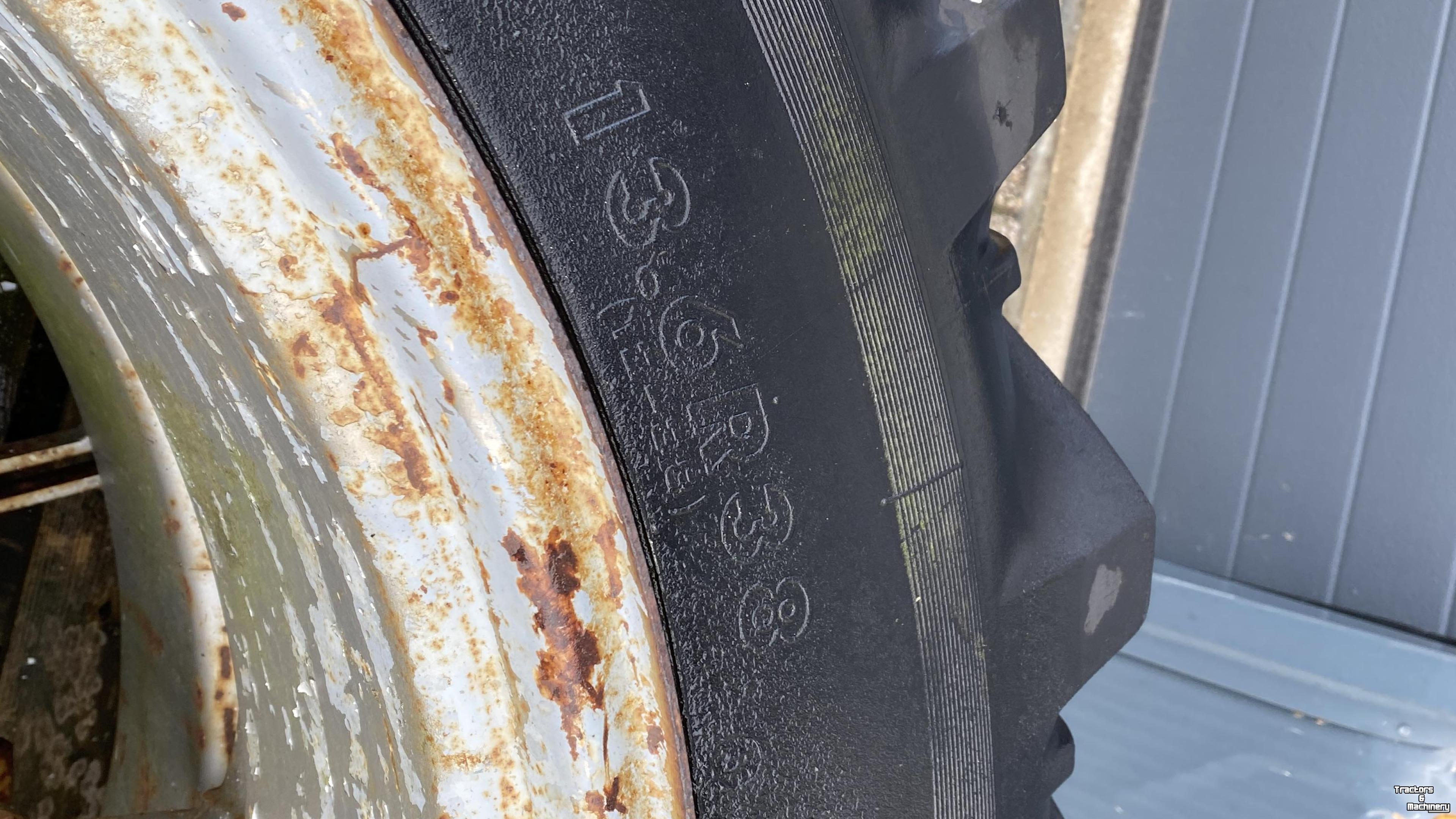 Roues, Pneus, Jantes, Barillets Jumelage Kleber Dubbellucht 13.6R38