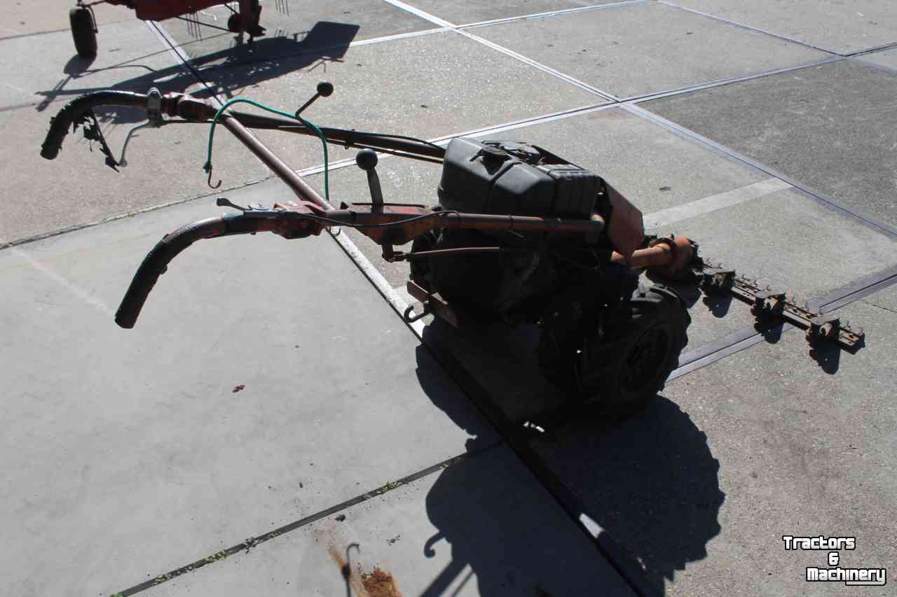 Motoculteur Bucher M300 2-wielige trekker 2-wieler tractor met maaibalk