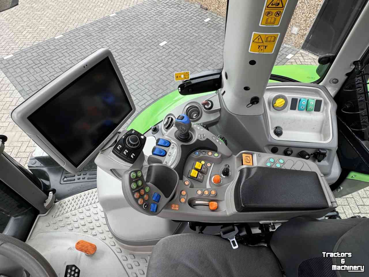Tracteur Deutz-Fahr Agrotron 6210 TTV vario Stage V Fronthef+pto Lucht Hydr rem GPS 1382u
