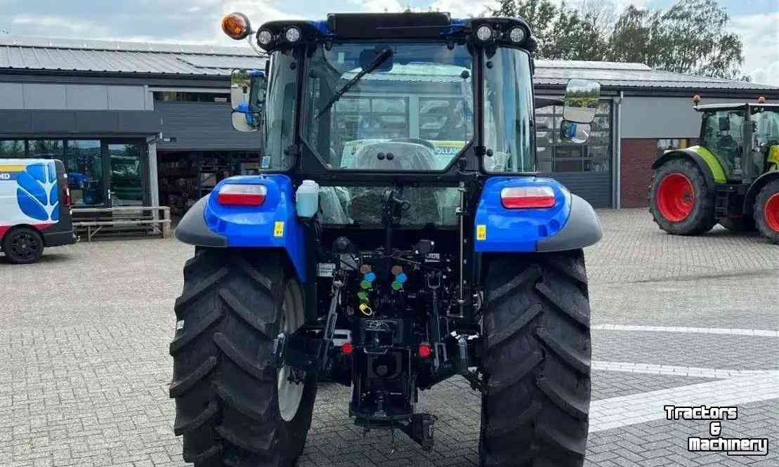 Tracteurs New Holland T4.75 Dual Command Tractor Nieuw