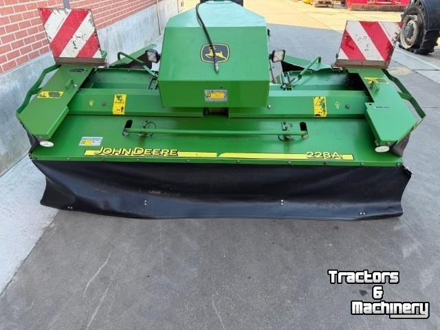 Faucheuse John Deere Achter 331 + Front 228 A