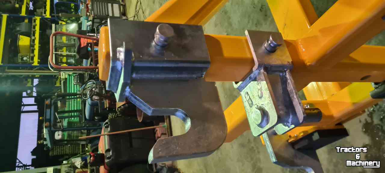 Autres machines et accessoires pour l'atelier et terrain VDMJ WERKTUIGDRAGER MET OPTIE LEPELINSTEEK  OPTIE TREKPEN STANDAARD OPTIE TREKPEN MET BAL REMORC