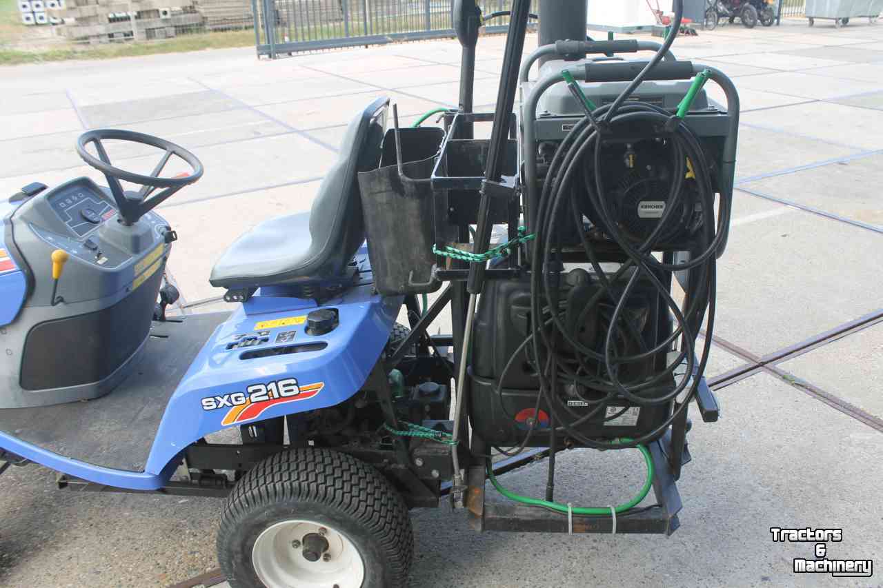 Tracteur pour horticulture Iseki SXG216H diesel hydrostaat minitrekker met Weedmaster onkruidkoker heetwatermachine