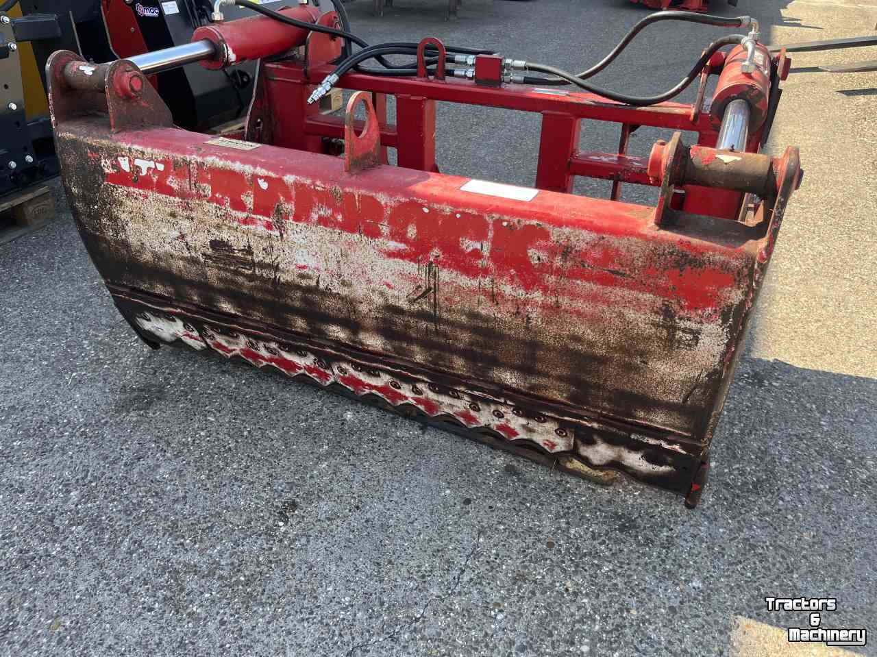 Coupe-blocs d'ensilage Redrock 150/80