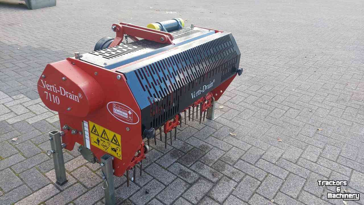Aérateur de prairie Vertidrain Verti-Drain VD 7110 Beluchtingsmachine / Weidebeluchter