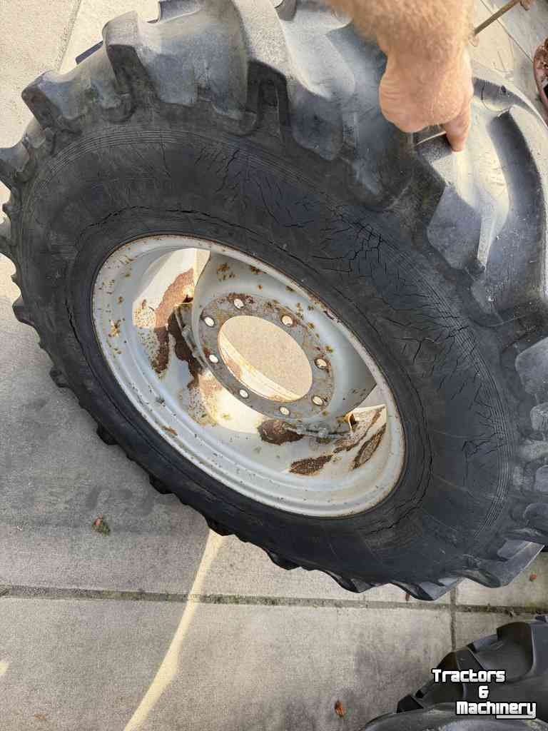 Roues, Pneus, Jantes, Barillets Jumelage Case-IH set velgen 24 inch, met 14.9-24 banden erop