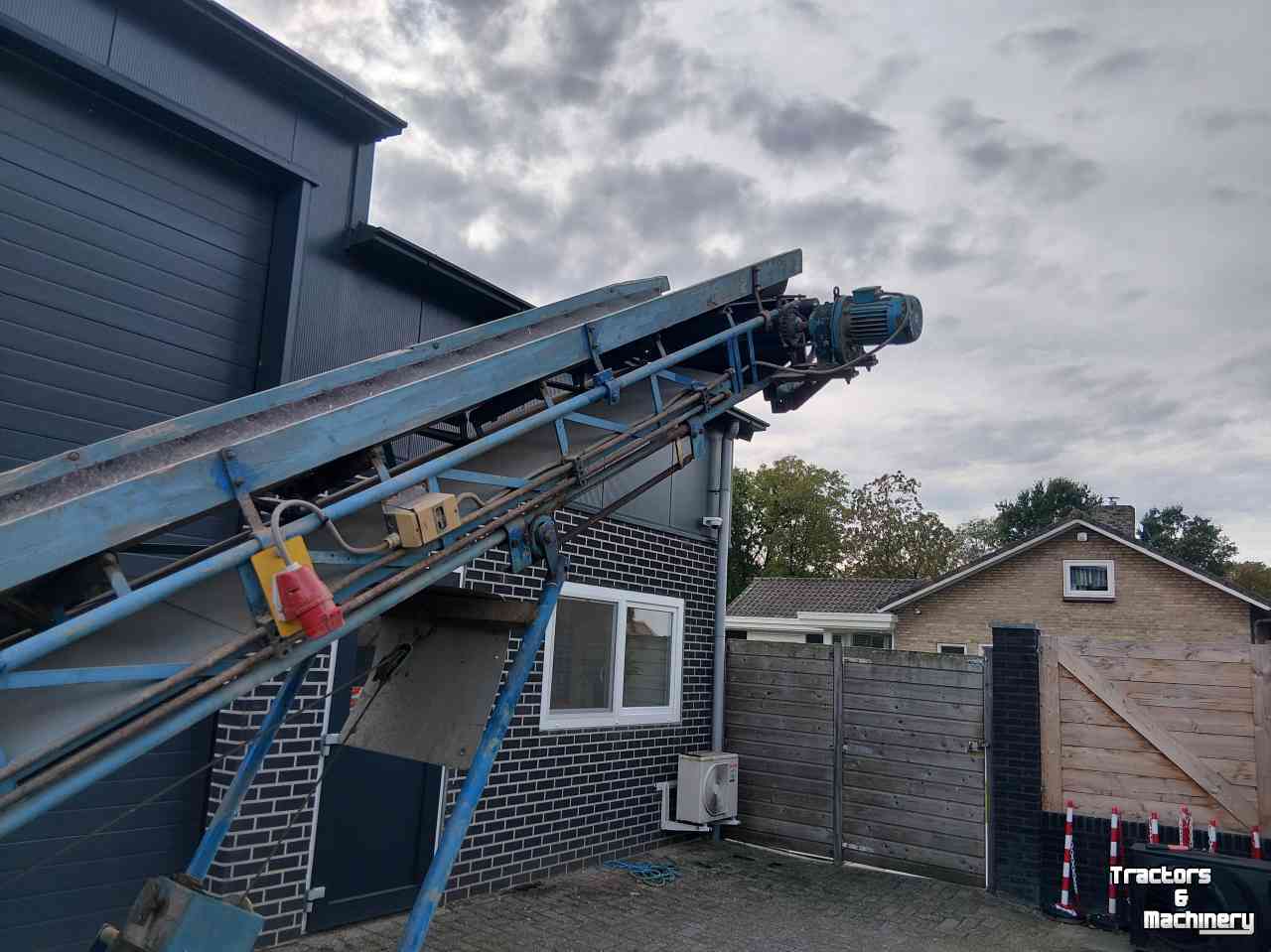Convoyeur  Apollo Transportband 6 meter lang Hydr. en Elek.