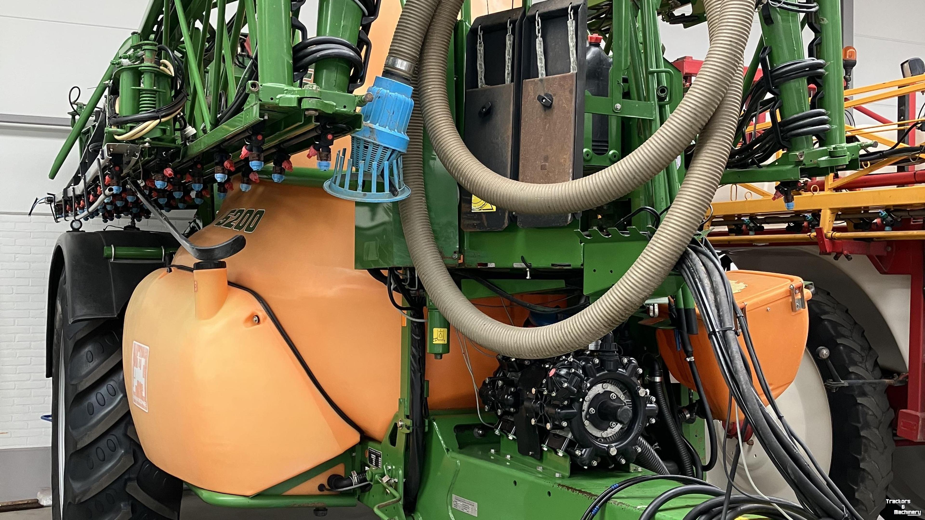 Pulvérisateur Amazone UX 5200-40-3