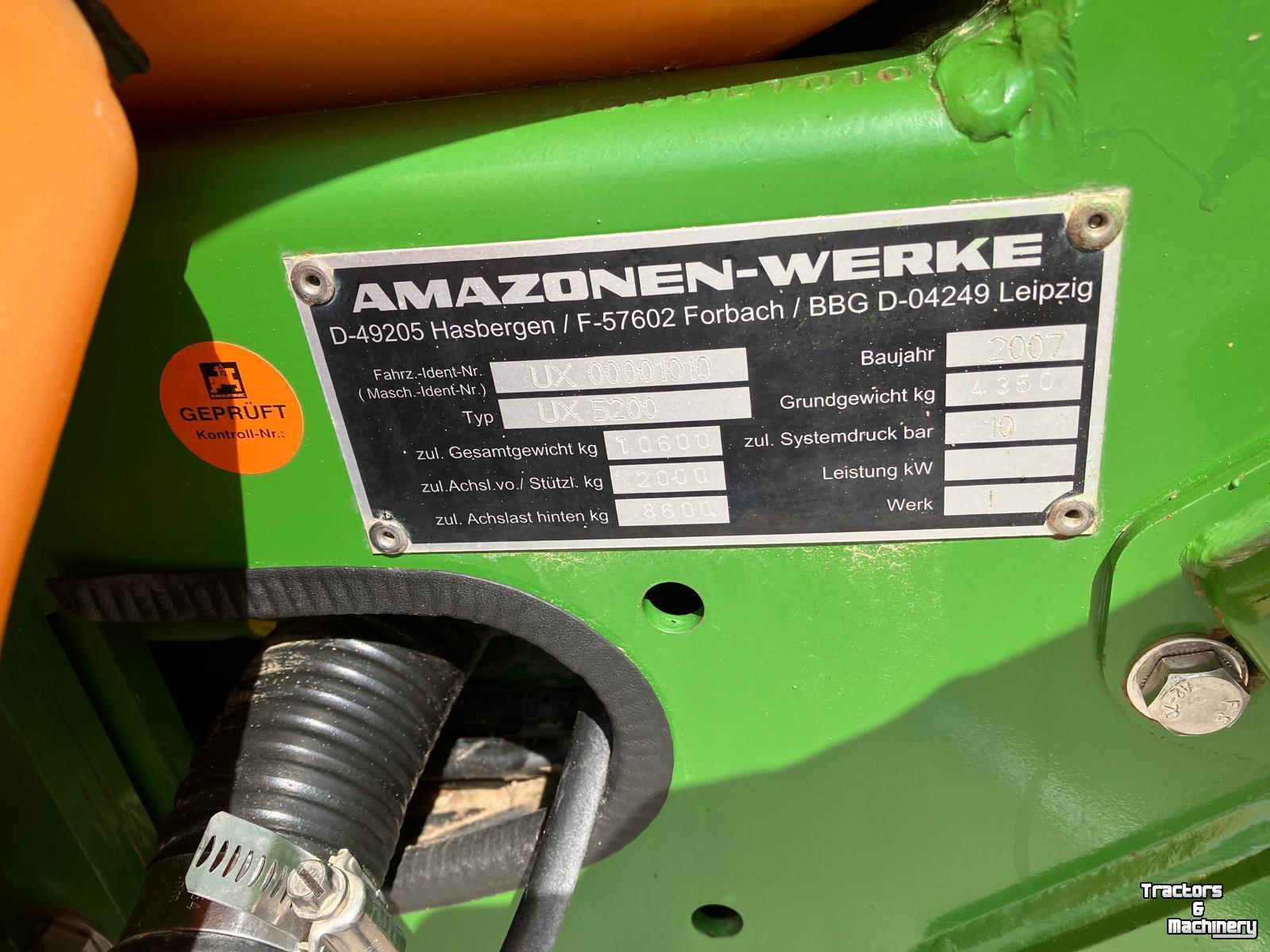 Pulvérisateur porté Amazone UX 5200-40-3