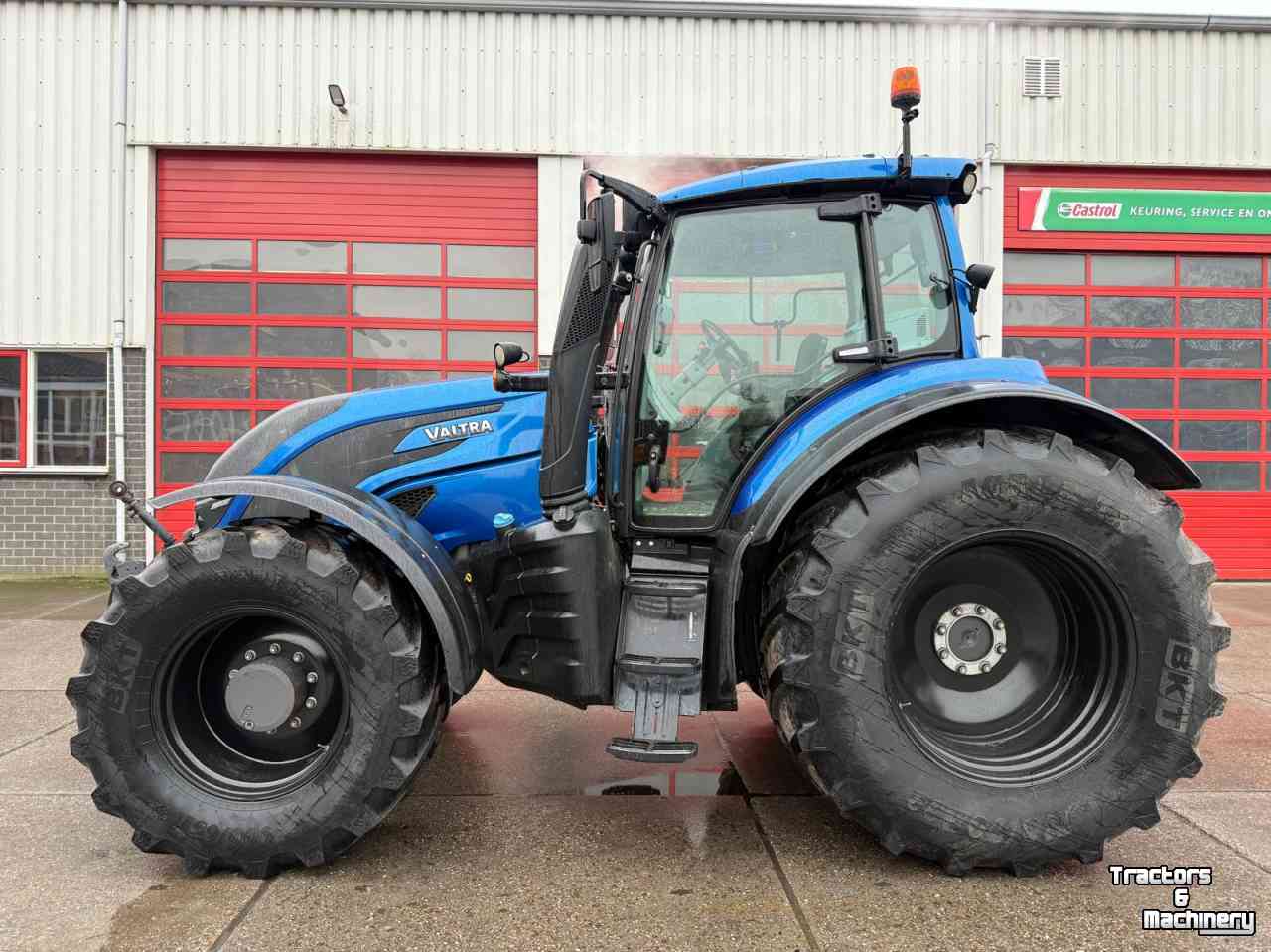 Tracteur Valtra T214 Versu + RTK G.P.S. Smarttouch