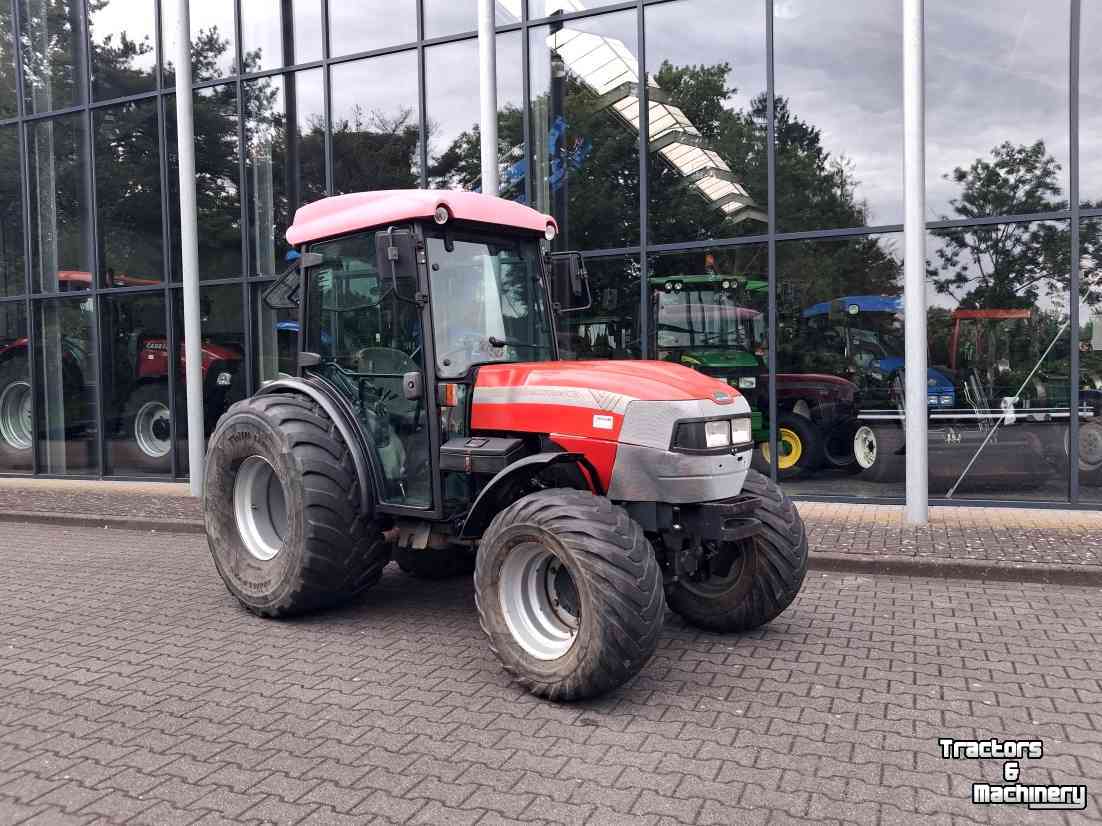 Tracteur McCormick F-85-N