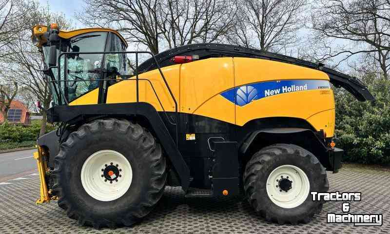 Ensileuse automotrice New Holland FR9060