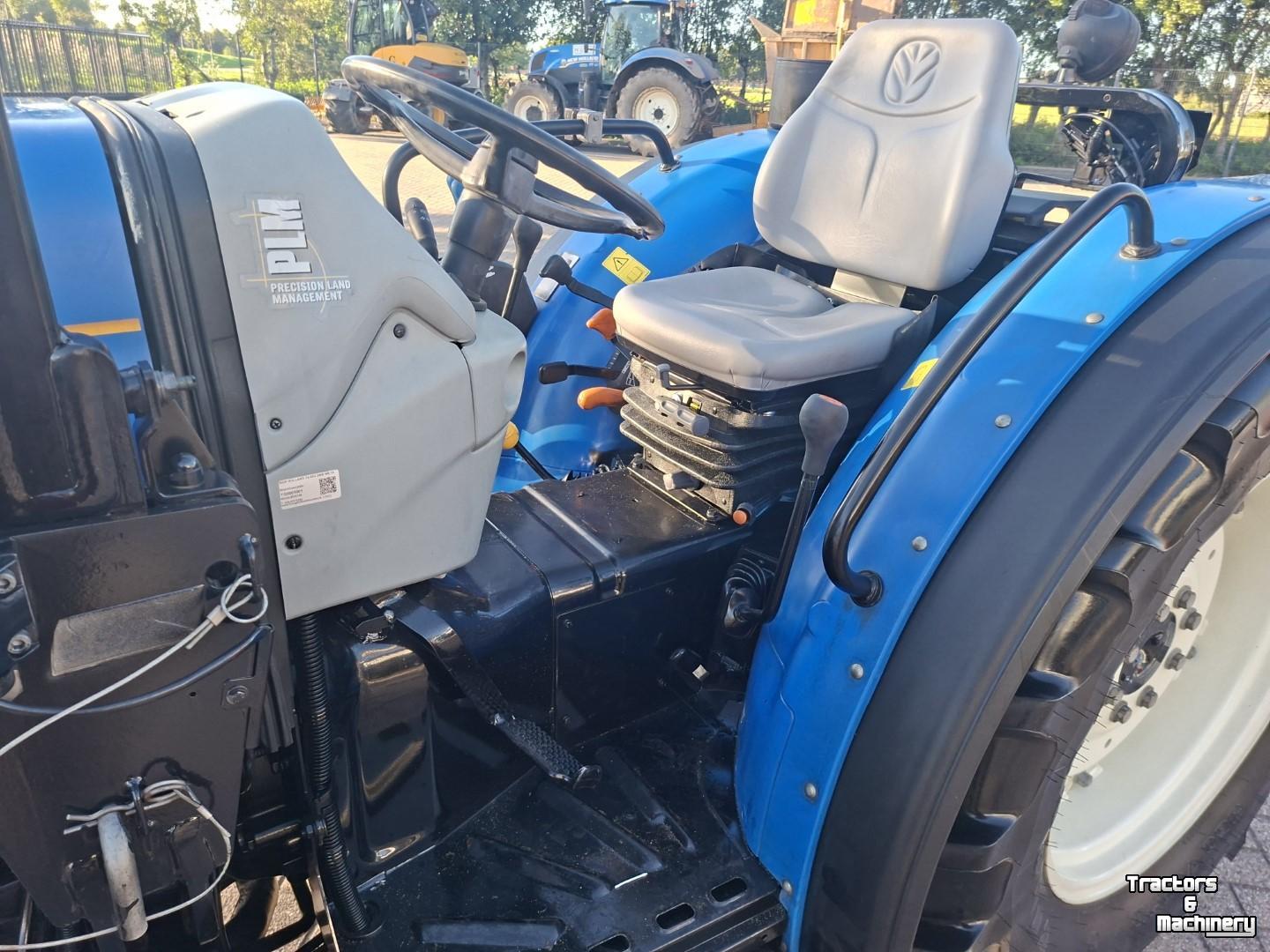 Tracteur pour vignes et vergers New Holland T4.65V