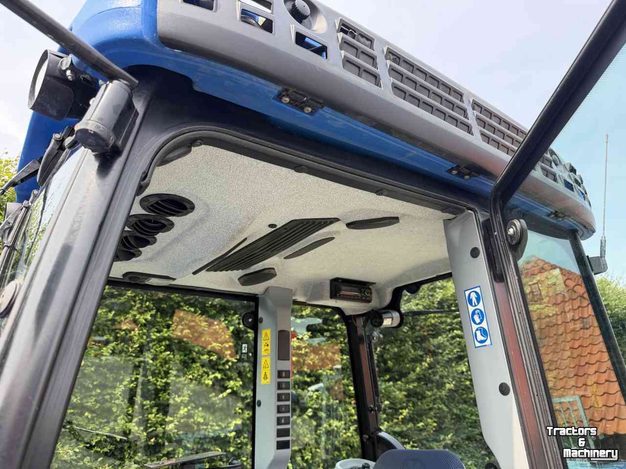 Tracteur pour vignes et vergers New Holland T4.100v