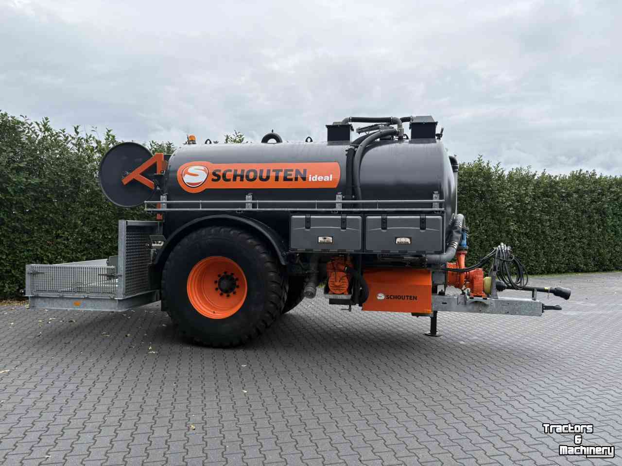 Distributeur à tuyau flexible trainé Schouten IDEAL PW120 pompwagen